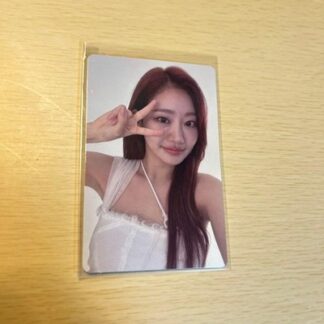KISS OF LIFE Julie BORN TO BE XX Photo Card
