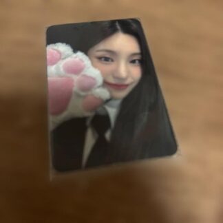 ITZY YEJI CHESHIRE Photo Card Yeji Cat