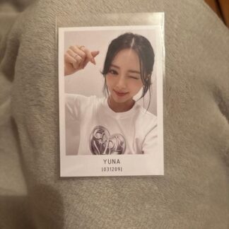 ITZY YUNA Yunah Photo Card