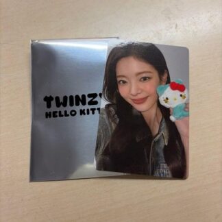 ITZY TWINZY Hello Kitty Lia Bonus Photo Card