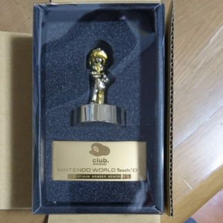 Gold Mario Trophy Figure Club Nintendo Platinum Member Statue Memorial Ltd Japan