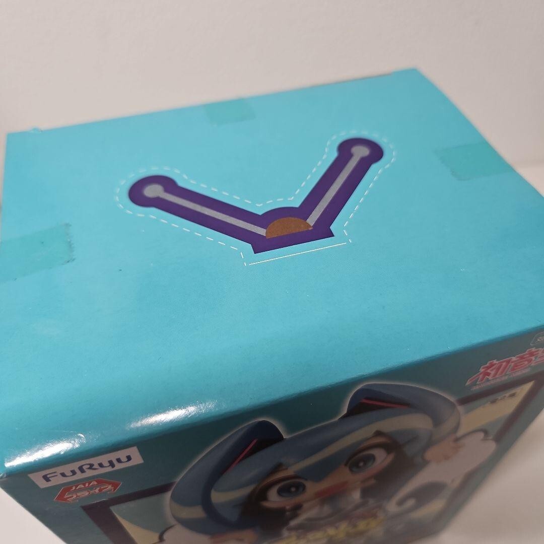 FuRyu Hatsune Miku TOONIZE Hatsune Miku Basic color Figure Japan - Image 3