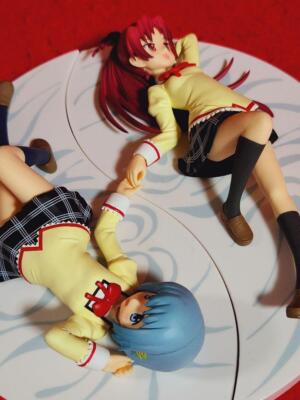Miki Sayaka & Kyoko Sakura Puella Magi Madoka Magica Figure Relax time No box