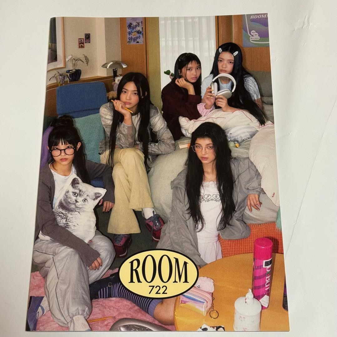 NewJeans Season's Greetings ROOM722 Art Book - Image 3