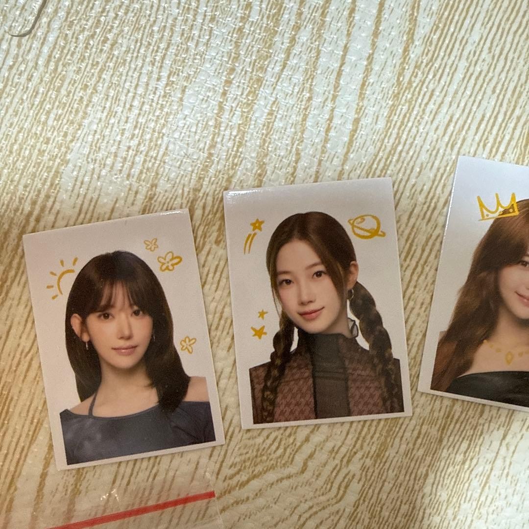 LE SSERAFIM Mom's Touch ID Photo Keychain Set - Image 2