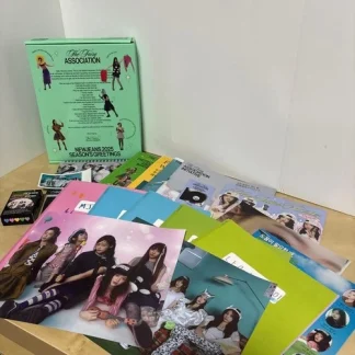 NewJeans 2025 Season's GREETINGS