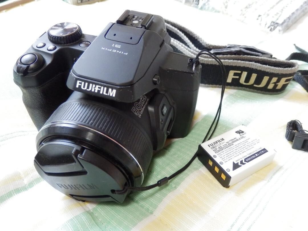 Fujifilm Compact Digital Camera S1 Black F Fx-S1