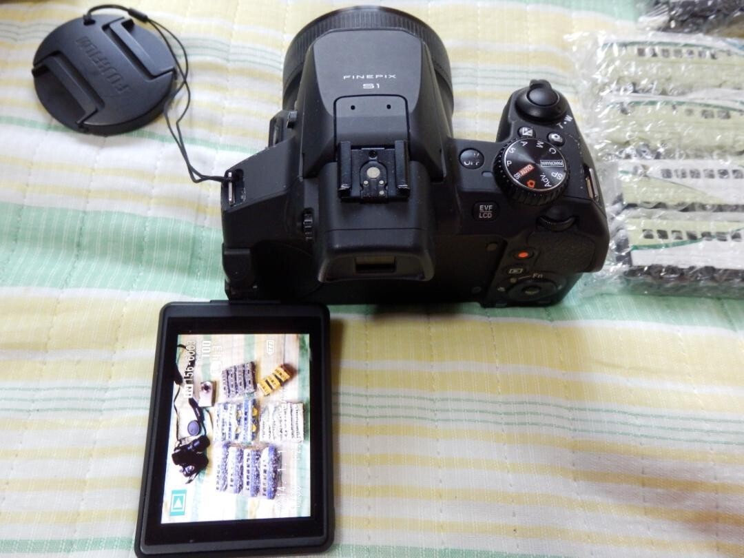 Fujifilm Compact Digital Camera S1 Black F Fx-S1 - Image 3