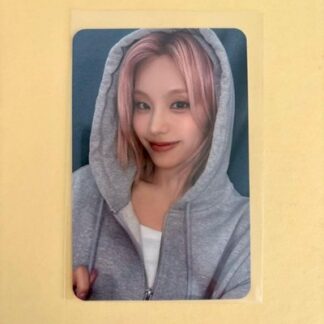 ITZY Motto MAKESTAR Zip-up Hoodie Photo Card Yeji