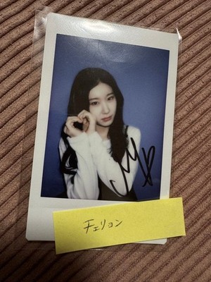ITZY Polaroid Photo