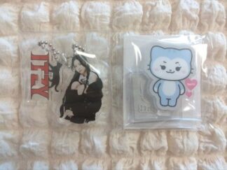 ITZY Ryujin TUNNELVISION Waltz Pen Mini Lottery Acrylic Stand Set